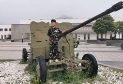 軍旅小戰(zhàn)士夏令營讓孩子學會處理自己的人際關(guān)系