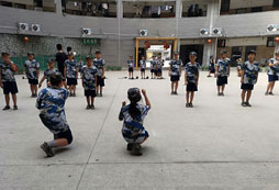 參加軍事兒童夏令營(yíng)的目的！