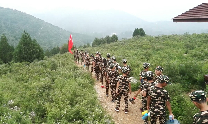 軍事夏令營(yíng)