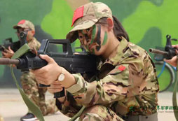 軍事化夏令營女孩去安全嗎?