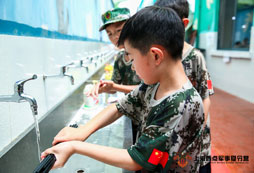 參加軍旅少年夏令營引導孩子正確的人生觀！