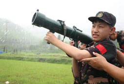軍訓體能夏令營讓孩子學會敢于挑戰(zhàn)自我