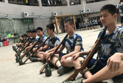 參加軍事夏令營(yíng)23天課程讓孩子學(xué)有所成！