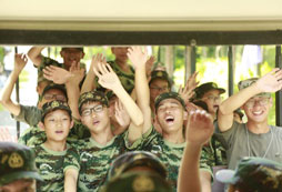 軍事軍訓(xùn)夏令營(yíng)值得小學(xué)生參加嗎？