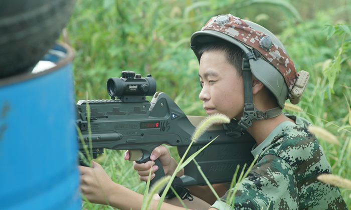 軍事夏令營(yíng)