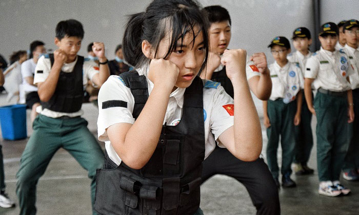 軍事化夏令營(yíng)報(bào)名哪家好