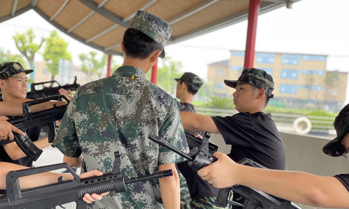 軍事夏令營怎么報名
