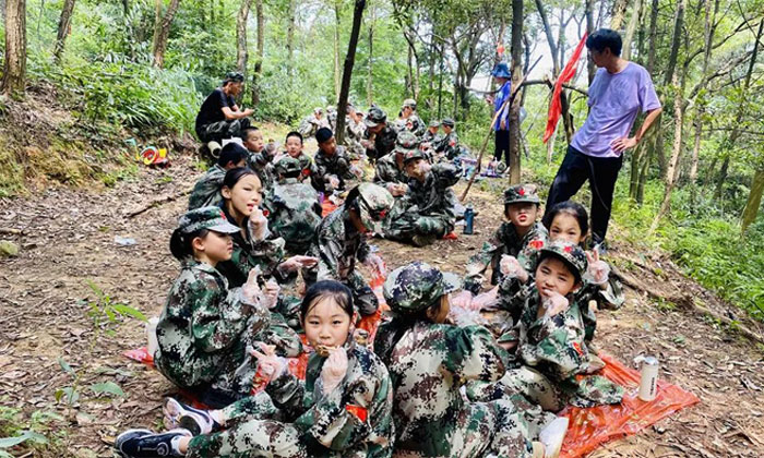 軍訓(xùn)夏令營有哪些