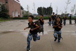 參加軍訓夏令營好不好