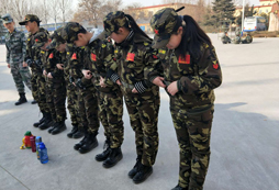 暑期軍事訓練營提升孩子與人交往的能力