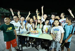 學員過生日合照