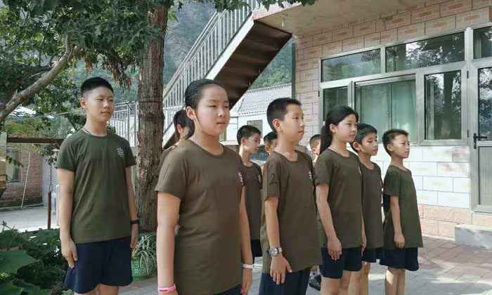 航空訓(xùn)練營(yíng)喚醒熊孩子們的飛行夢(mèng)想.jpg
