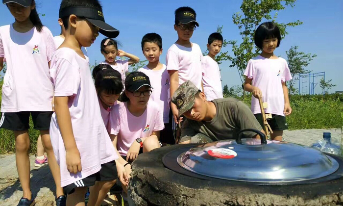 適合小學生參加的科技夏令營.jpg