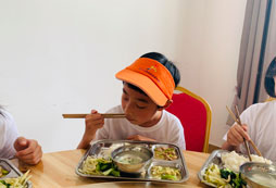 吃午餐1