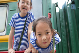 <strong>參加中小學(xué)生口才夏令營(yíng)提高英語(yǔ)演講實(shí)力！</strong>