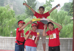 英語(yǔ)口語(yǔ)特訓(xùn)營(yíng)側(cè)重培養(yǎng)孩子的聽(tīng)說(shuō)技能