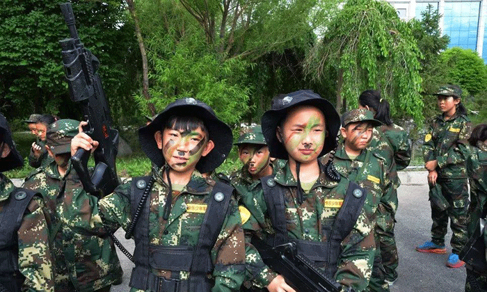 庫爾勒中學(xué)生軍事夏令營(yíng)