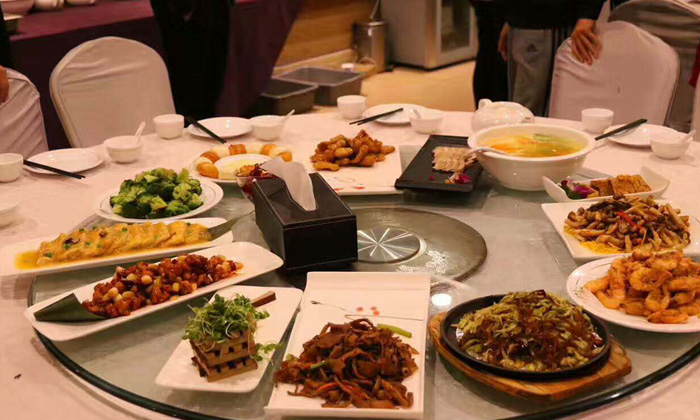 享受美食