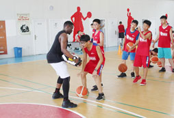 參加籃球暑假夏令營對孩子有什么幫助?