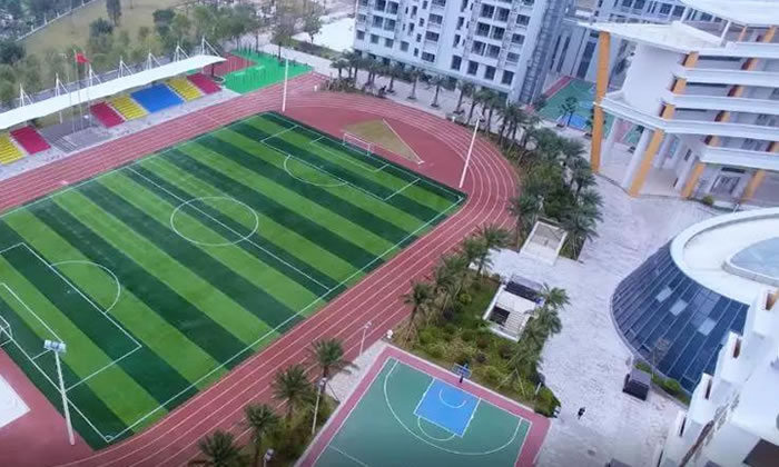 整潔的操場