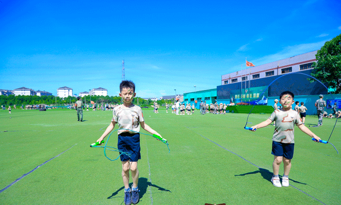 遼寧軍事夏令營的安全保障.gif