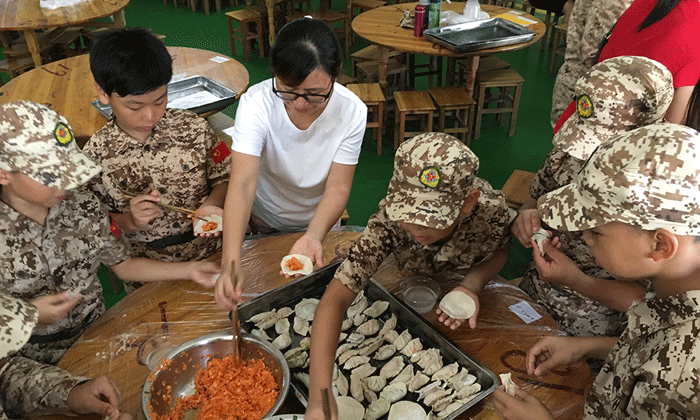 麗江軍事夏令營飲食住宿環(huán)境.gif