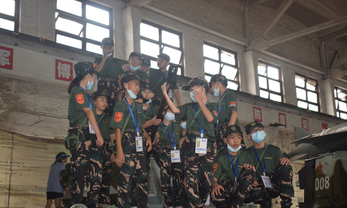軍事勵(lì)志夏令營(yíng)多少錢