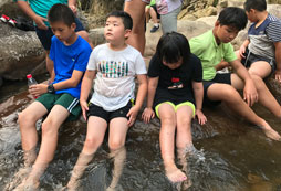 戲水