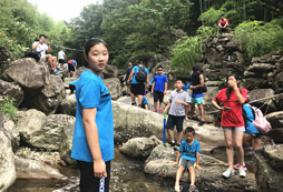 山中游樂