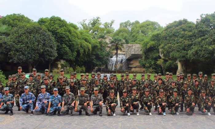 六安青少年軍事夏令營(yíng)