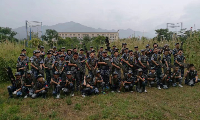 洛陽(yáng)軍事夏令營(yíng)