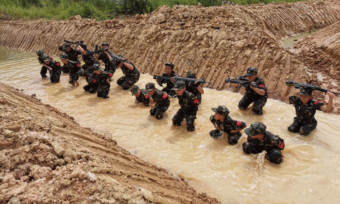 呂梁軍事夏令營.gif