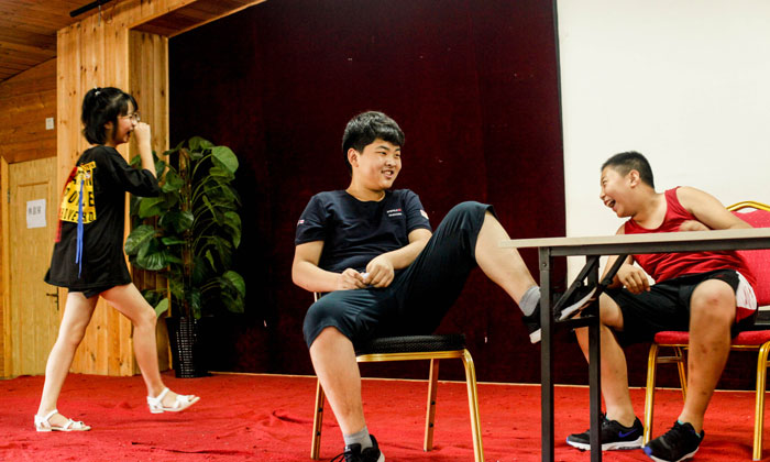 小品表演