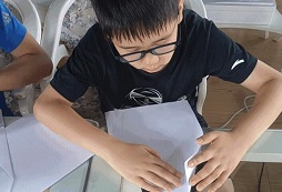 參加趣玩兒夏令營(yíng)豐富孩子們的課余生活