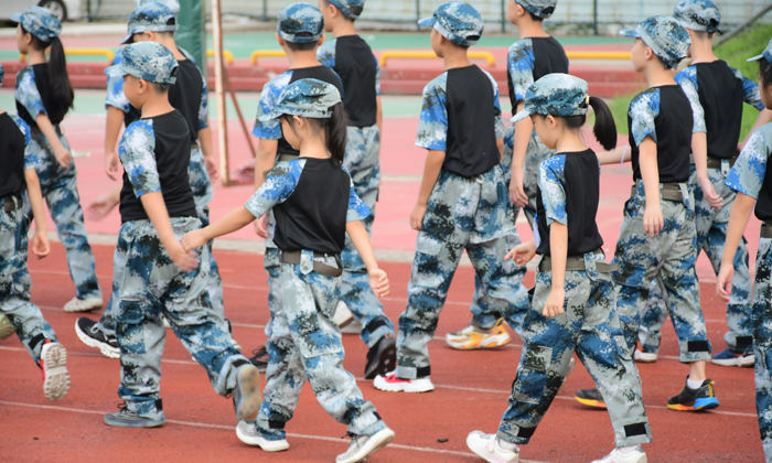 走正步