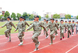 黃埔少年軍校軍事夏令營(yíng)怎么樣