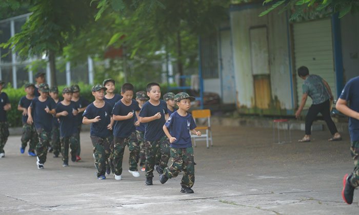 廣東省軍事化夏令營報(bào)名