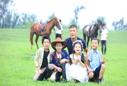 青少年在馬術(shù)夏令營中的成長