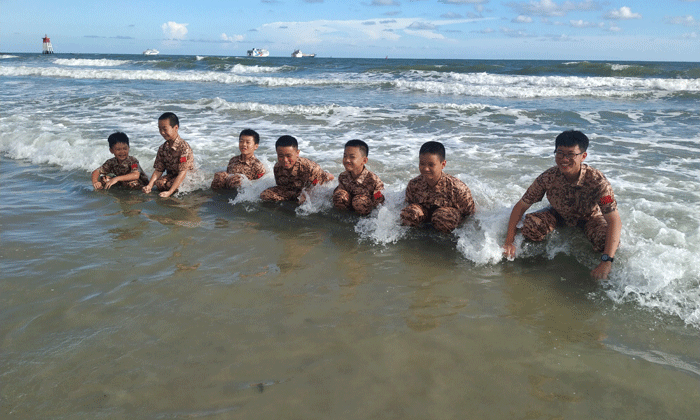 與海浪抗?fàn)? width=