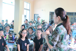 眉山軍事夏令營(yíng)讓孩子敢于面對(duì)挑戰(zhàn)