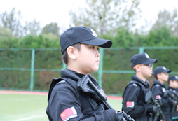 手持武器聽(tīng)命令