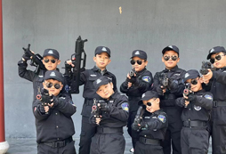 全體武裝出動(dòng)
