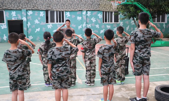 綿陽(yáng)有哪些兒童軍事夏令營(yíng)