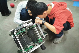 制作機(jī)器人零件