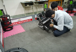 檢查零件完好