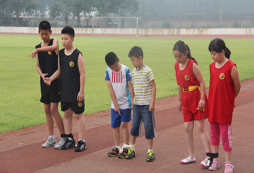 參加名將體育夏令營激發(fā)孩子無限潛能