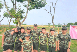 南昌軍事夏令營展現軍人作風