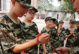 不自信的小孩子參加幾天夏令營好呢？