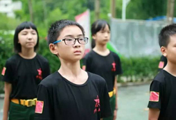 7天軍營(yíng)體驗(yàn)式教育活動(dòng)幫助學(xué)員獨(dú)立自主