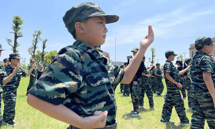 南京軍事夏令營(yíng)多少錢